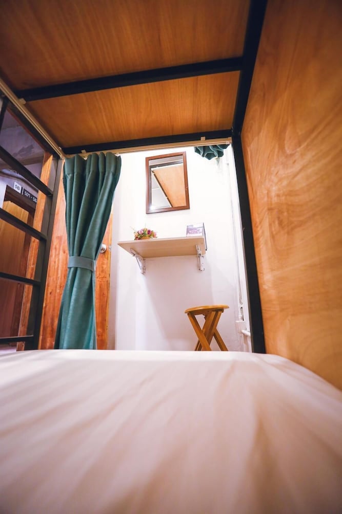 Soft Pillow Hostel - Adults Only 7/45