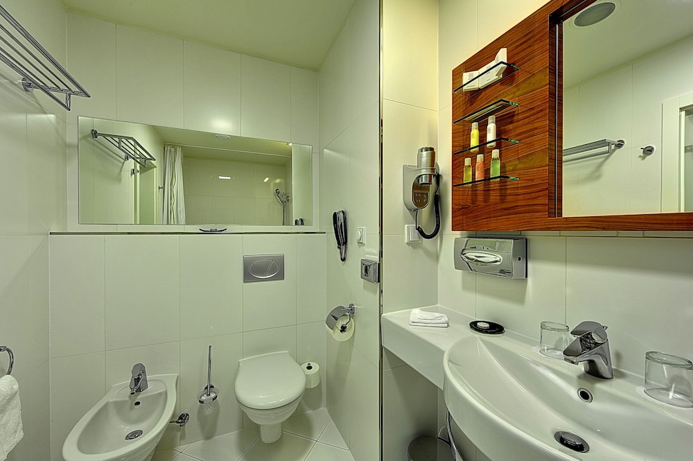 ST JOSEPH ROYAL REGENT SPA & WELLNESS 30/30