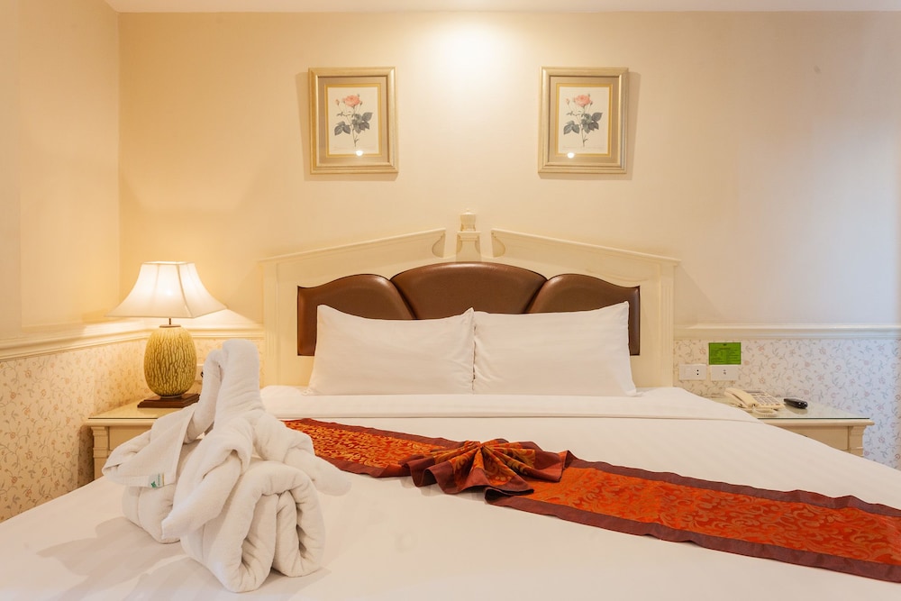 The Airport Greenery 13/50