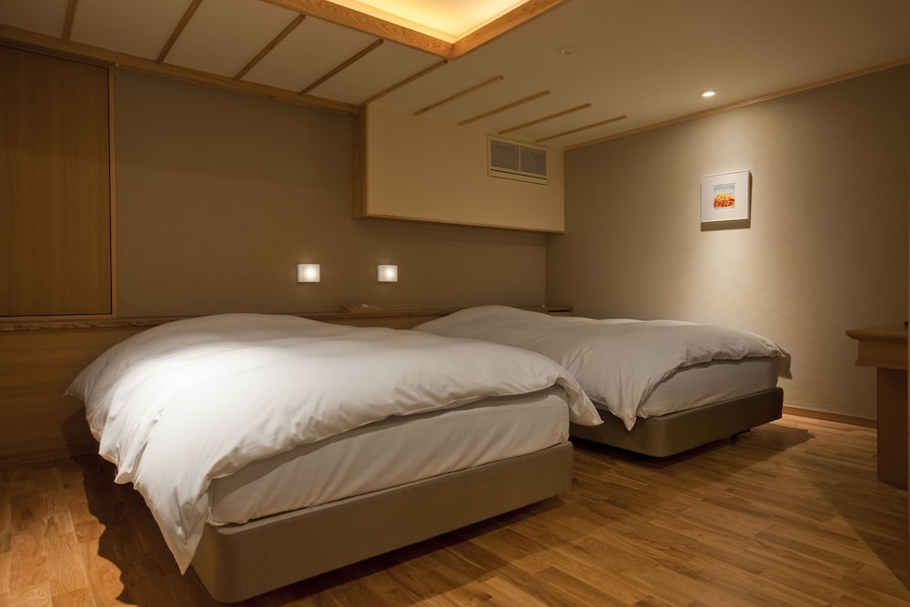 MAISONETTE, SEA SIDE, CLUB LOUNGE ACCESS