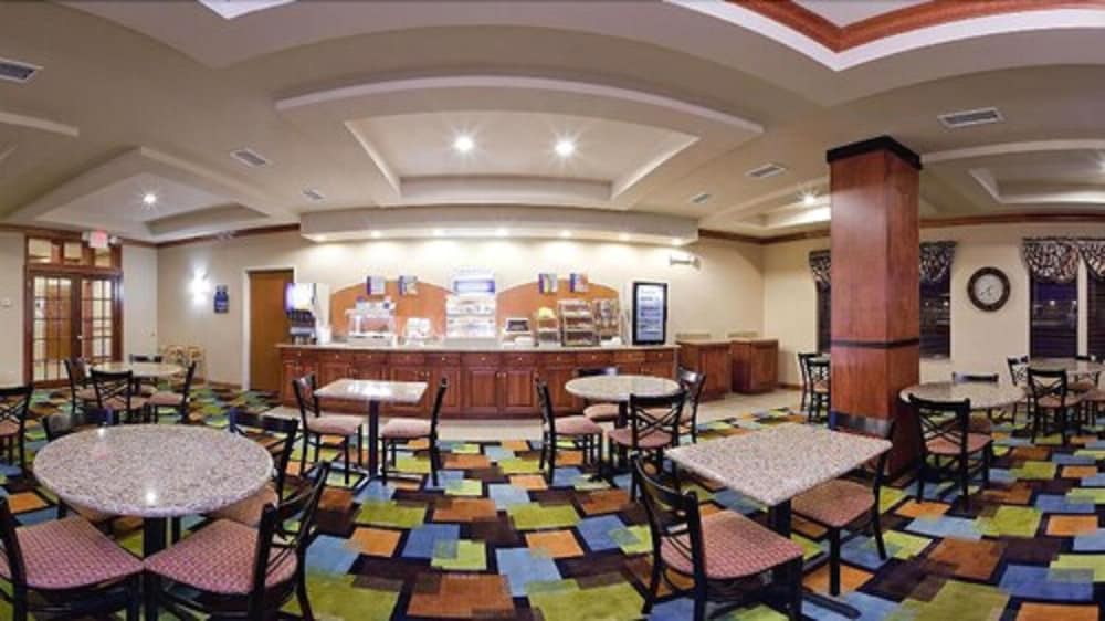 Holiday Inn Express Hotel & Suites Anderson 51/78