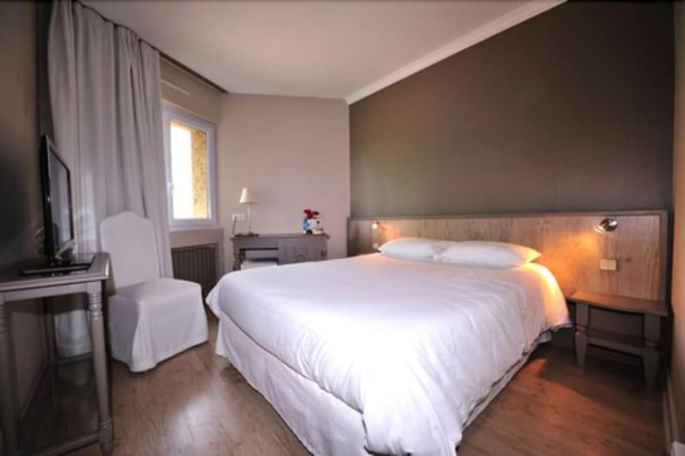 Hotel Causse Comtal 23/84