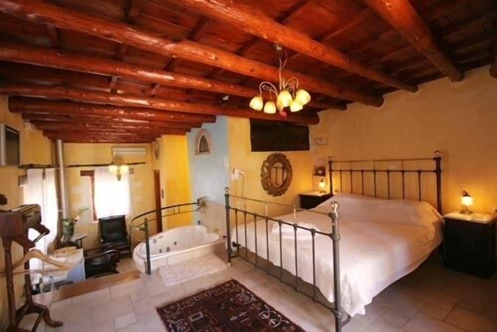 Ifigenia Luxury Suites 11/50
