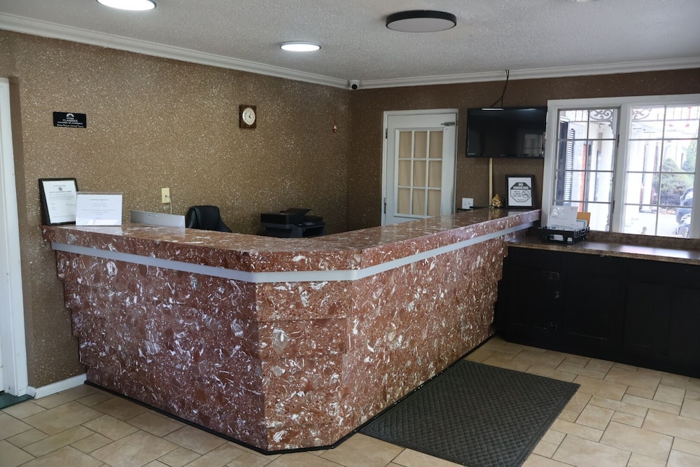 Americas Best Value Inn & Suites - Clarence/Buffalo East 5/49