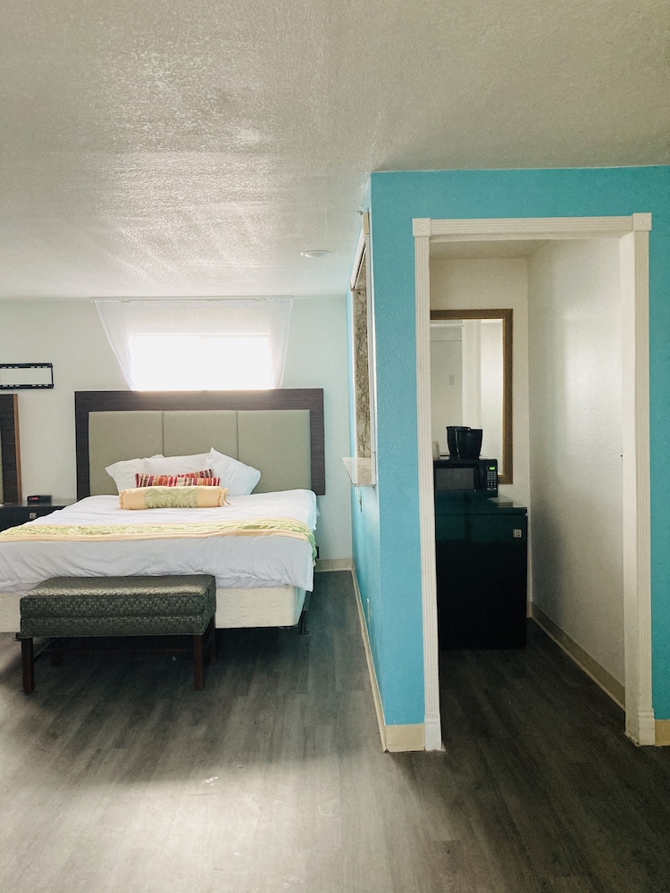 Nampa Inn & Suites 22/46