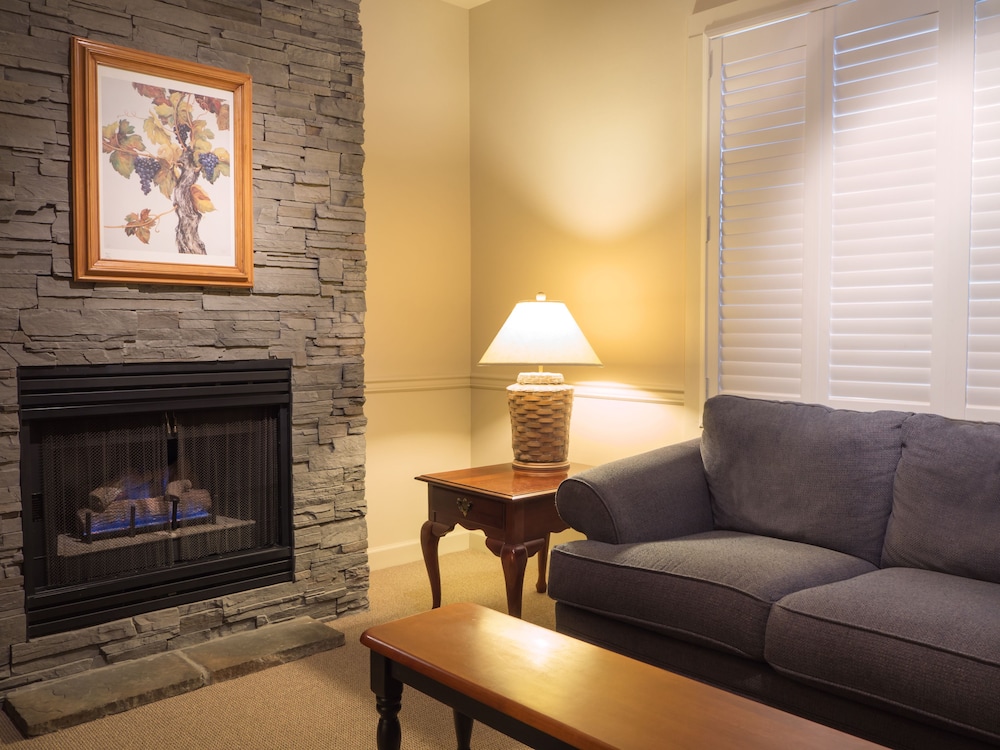 Wine Country Inn 37/43