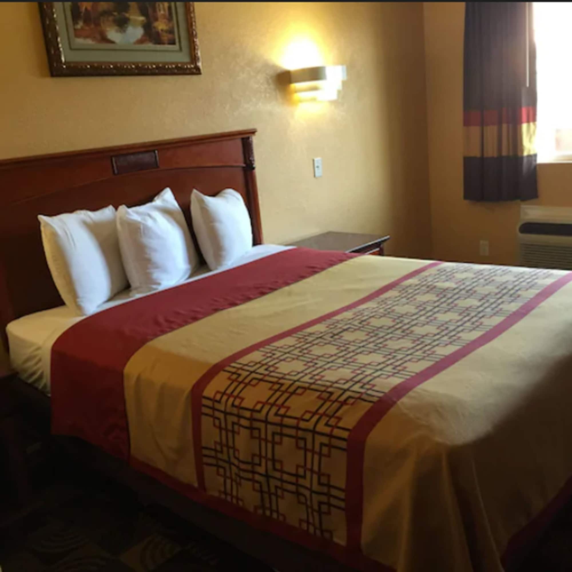 STANDARD, QUEEN BED, ACCESSIBLE