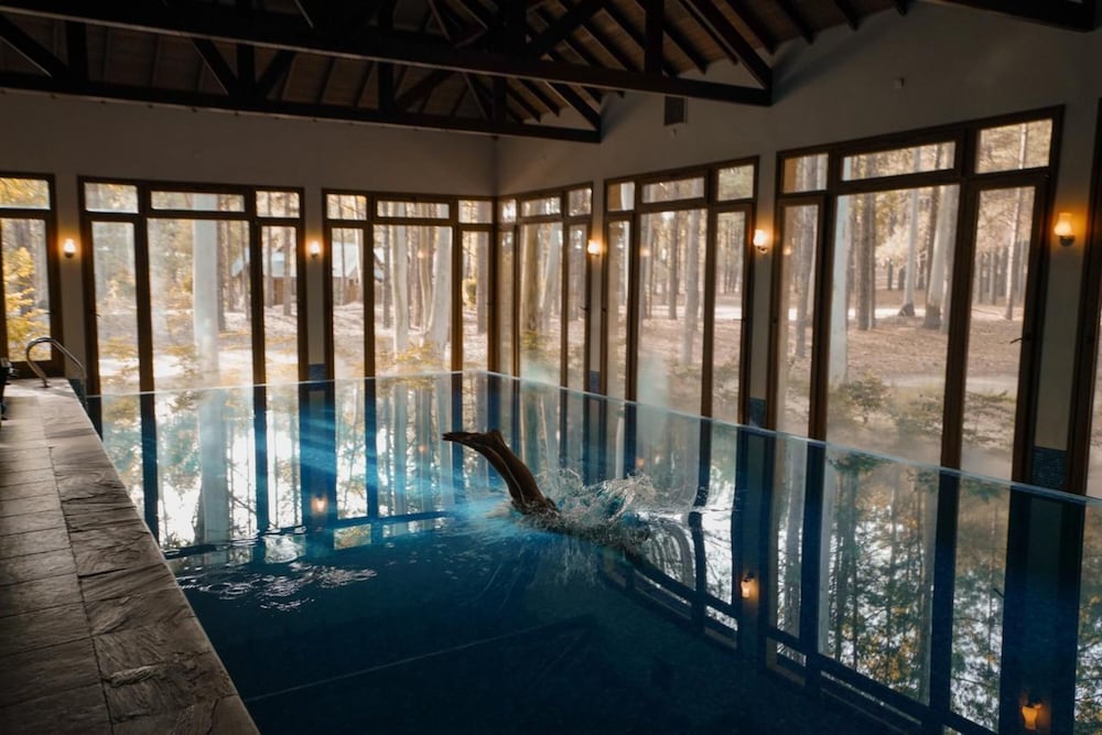 swimming pool spa