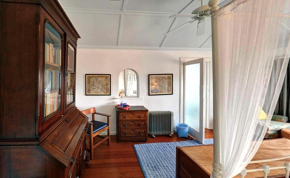 Blue On Blue Bed And Breakfast 10/36