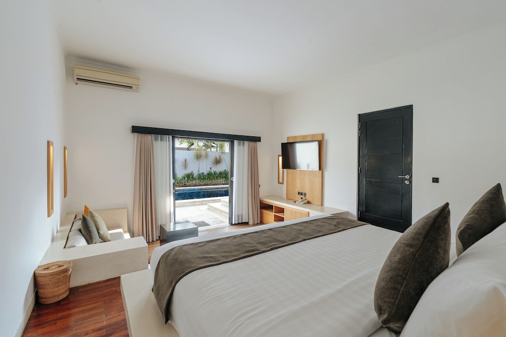 The Seminyak Suite - Private Villa 16/62