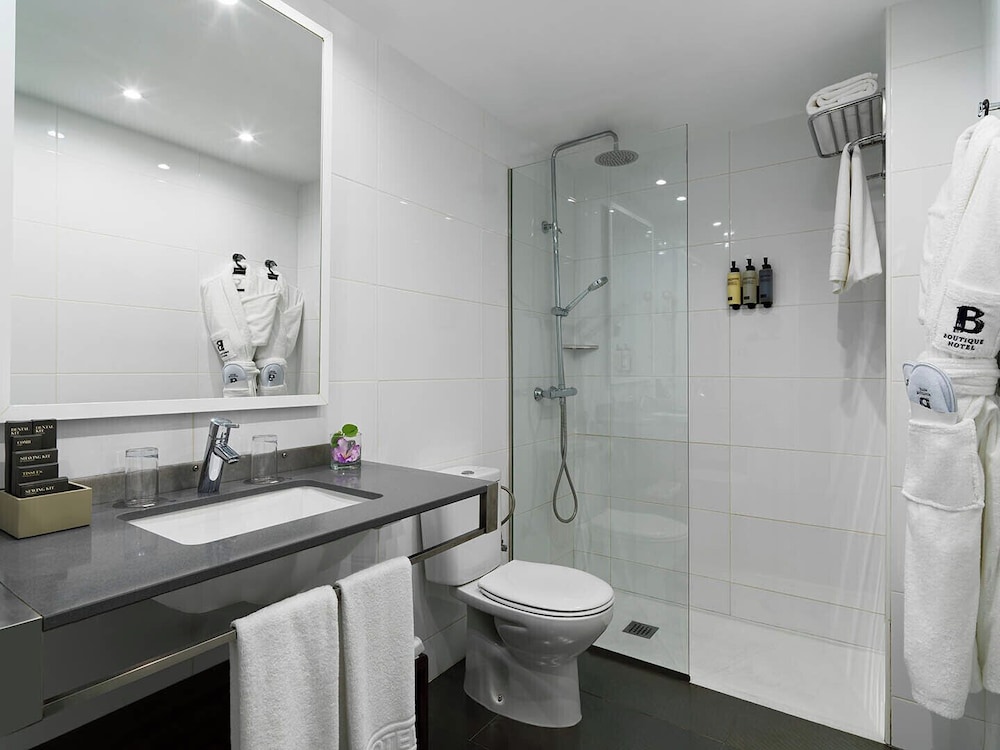 H10 White Suites - Adults Only 69/70