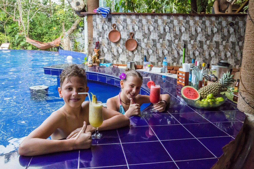 Sundaras Resort 35/50