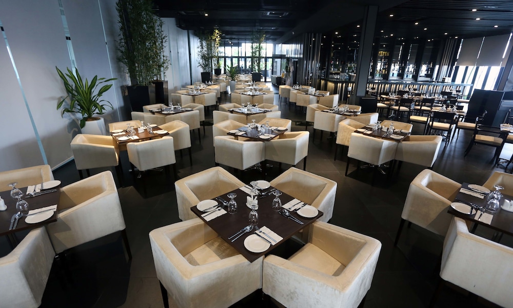 e.City Hotel at OneCity 34/43