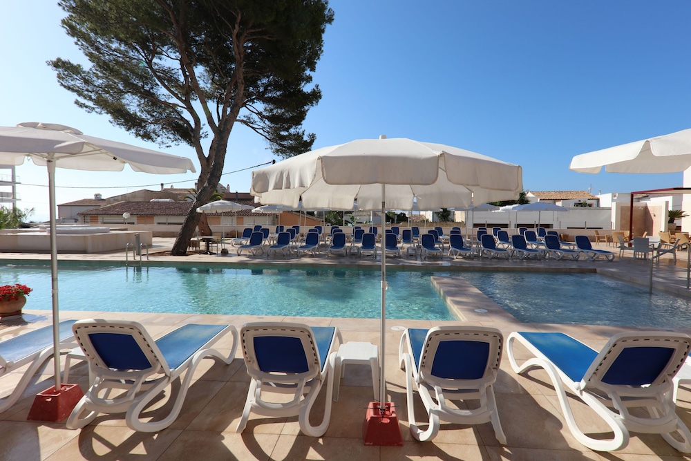 Clumba Hotel 49/50