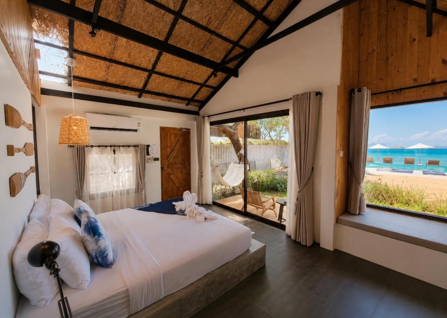 Villa, Sea View