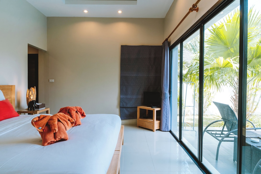 2 BEDROOMS, GRAND, POOL, DELUXE, VILLA