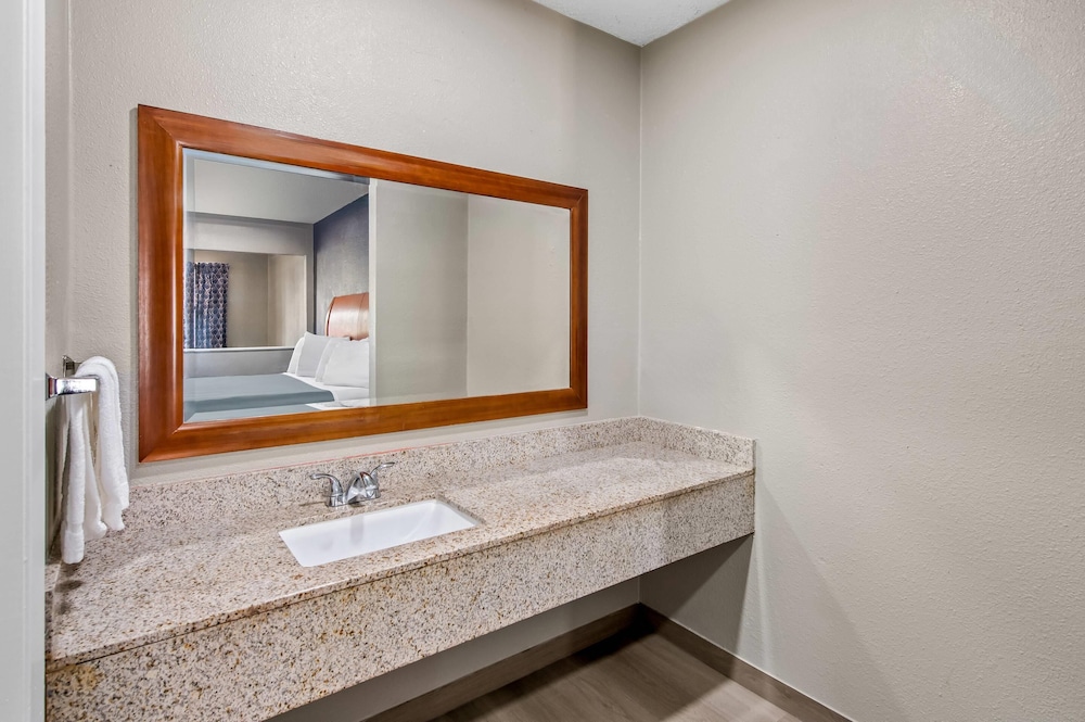Rodeway Inn & Suites Jefferson 53/53