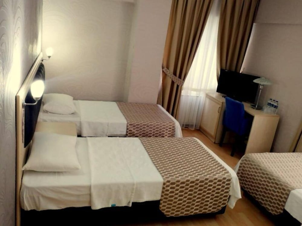 Anibal Hotel 17/38