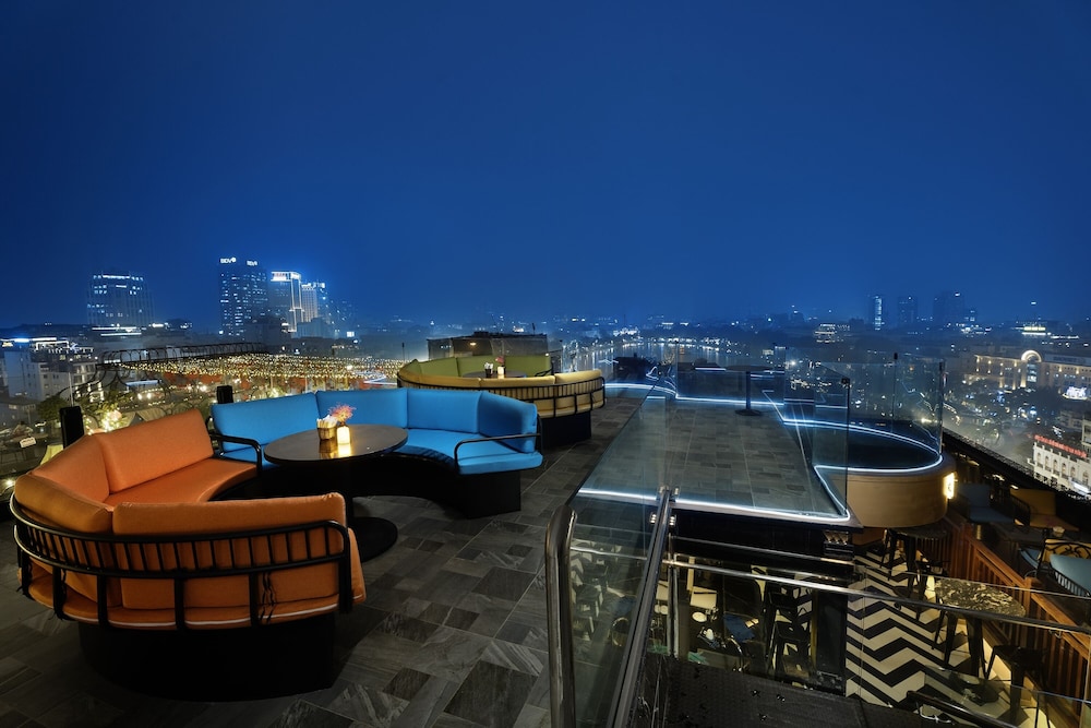 Rex Hanoi Hotel 65/68