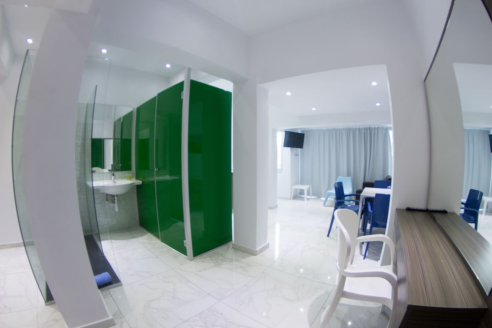 Rio Gardens Hotel Apartments 11/21