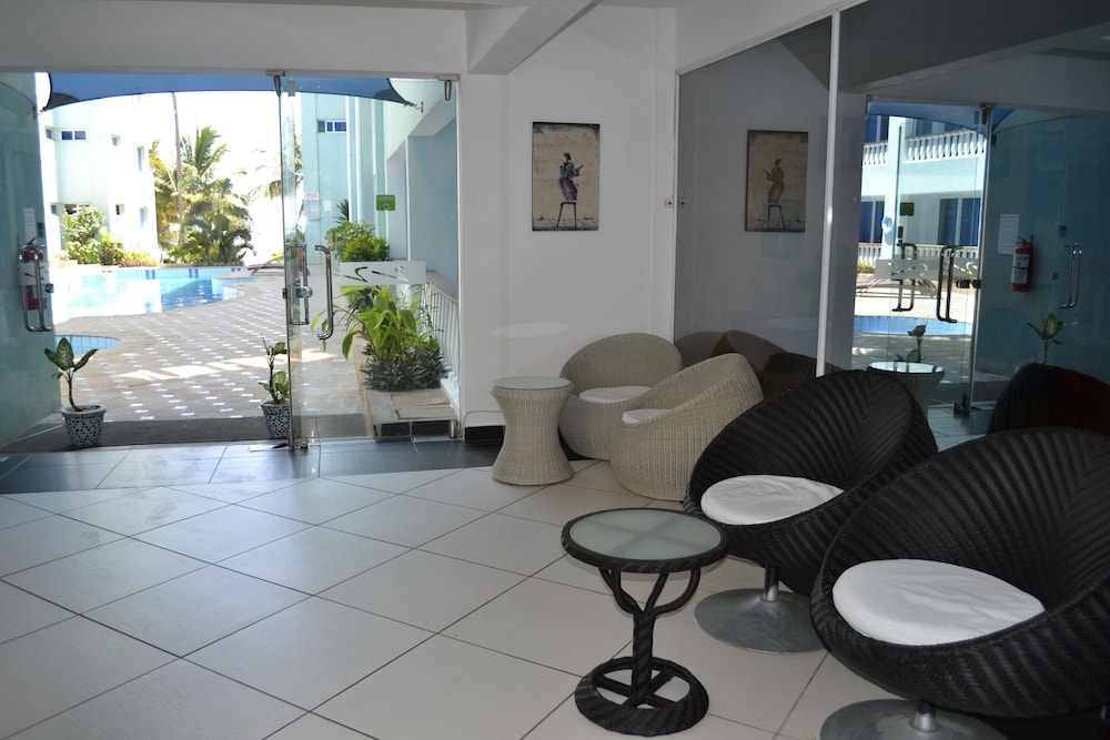 Cowrie Shell Beach Apartments 33/50