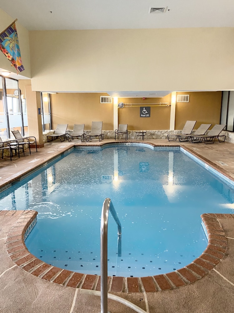 Embassy Suites by Hilton Chicago Schaumburg Woodfield 29/55
