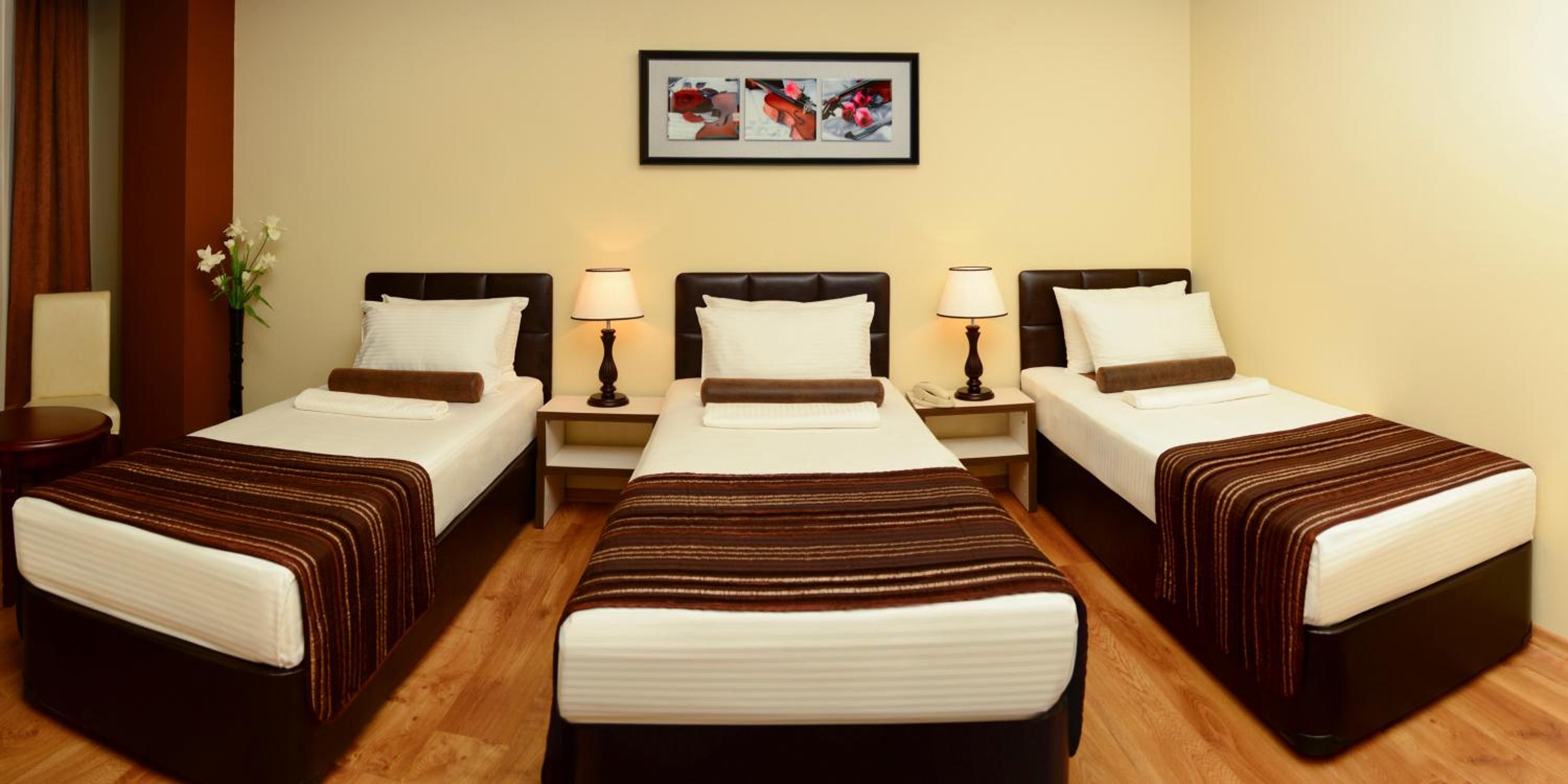 غرفة قياسية ثلاثية، Hotel Diamond Dat Exx Company 5/7