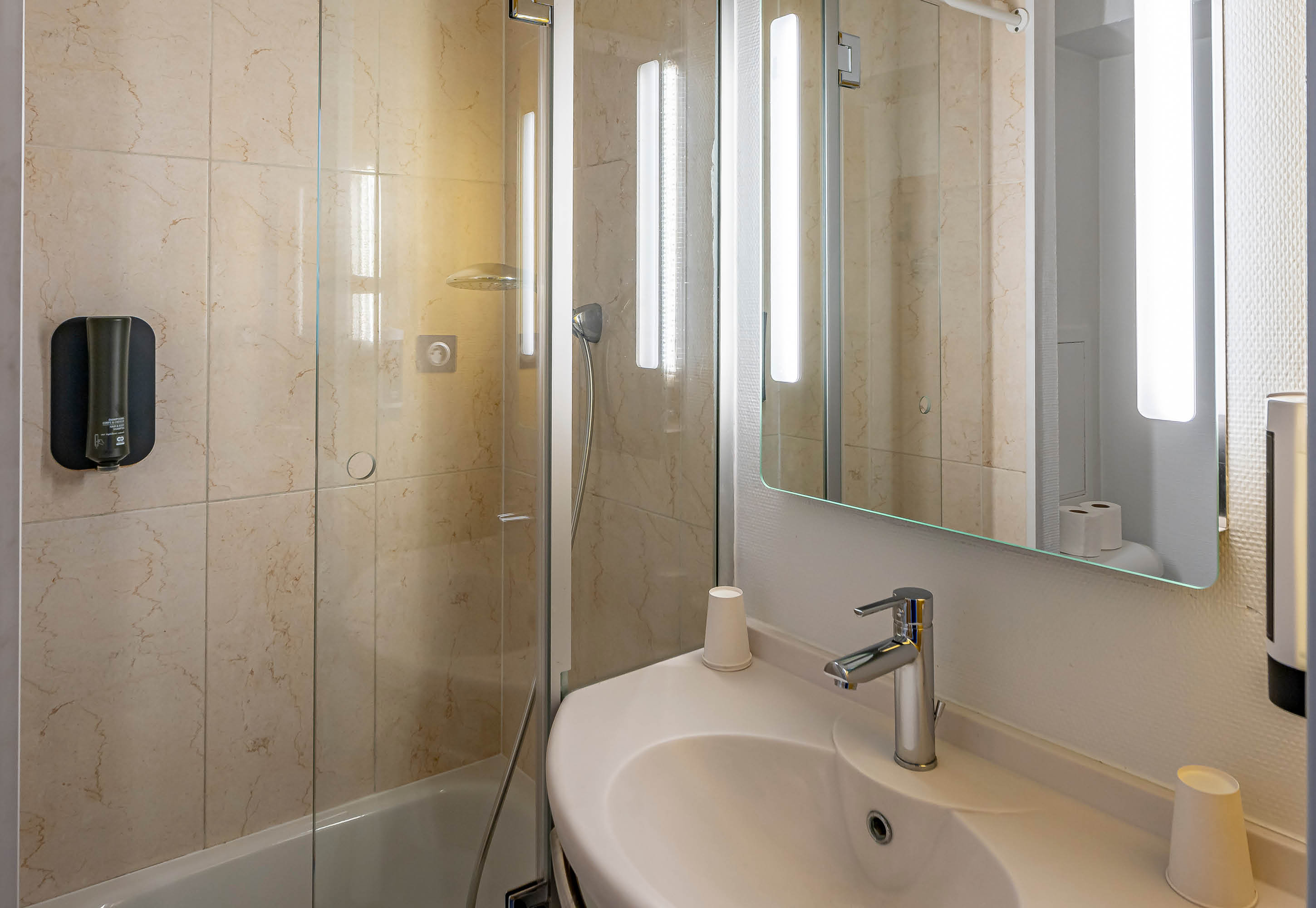 B&B Hotel Bordeaux Lac Sur Bruges 24/26
