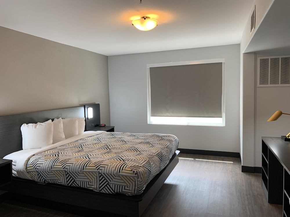 Hawthorn Extended Stay by Wyndham Hobbs 16/50