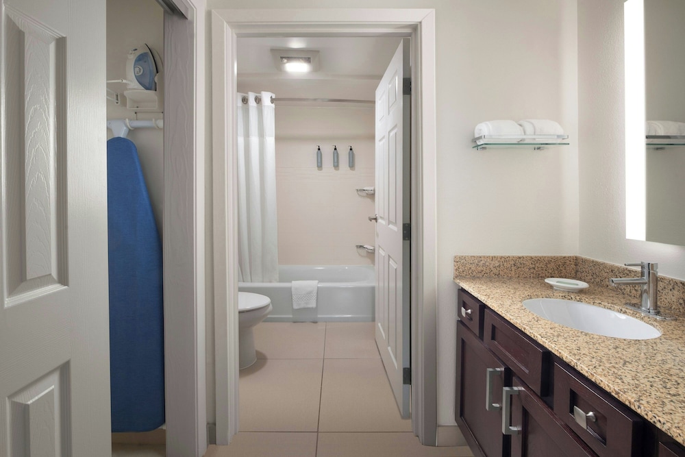 استوديو تنفيذي ركني بسرير كينج مع أريكة لذوي الإعاقة، Residence Inn New Orleans Metairie 3/5