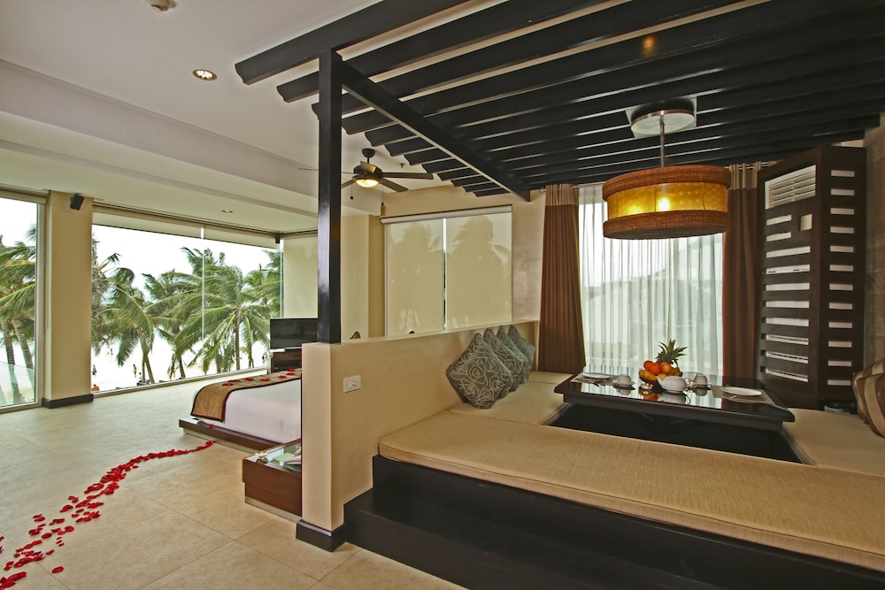 Two Seasons Boracay Resort 24/46