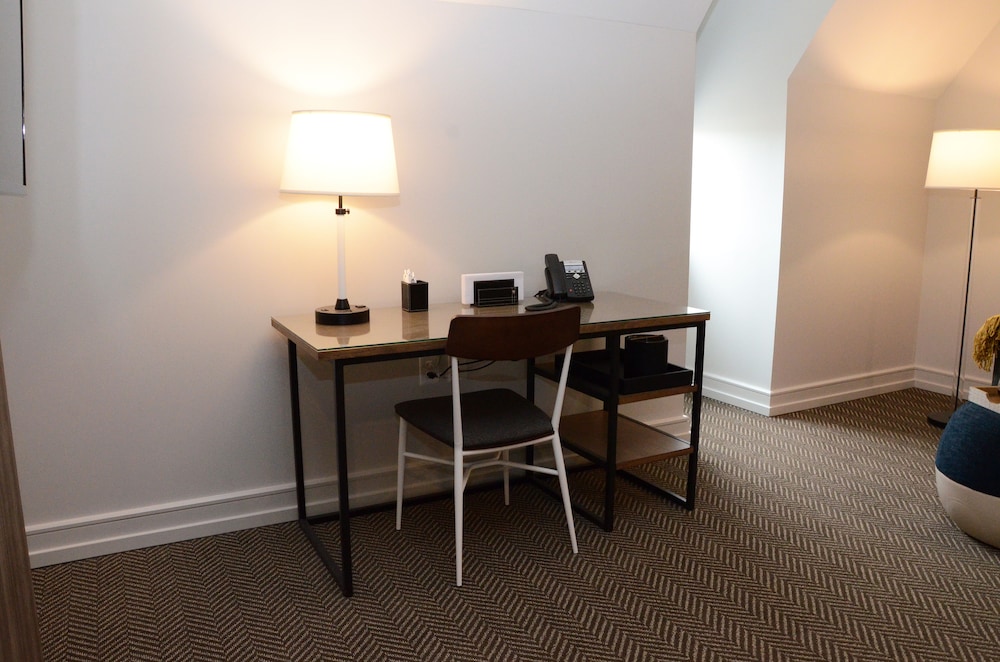 Samuel Elbert Hotel 33/39