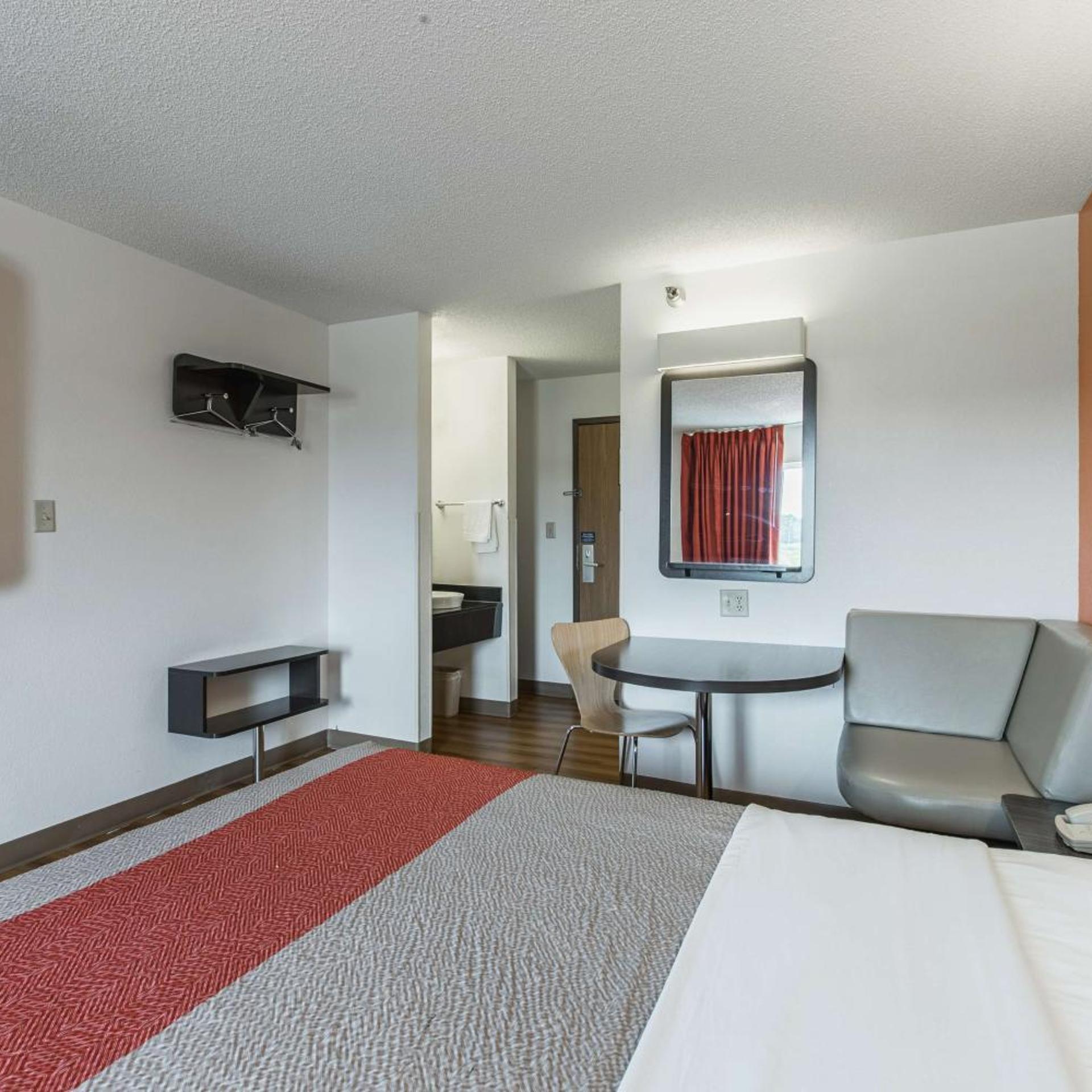 Motel6 Omaha, NE - Central 17/36