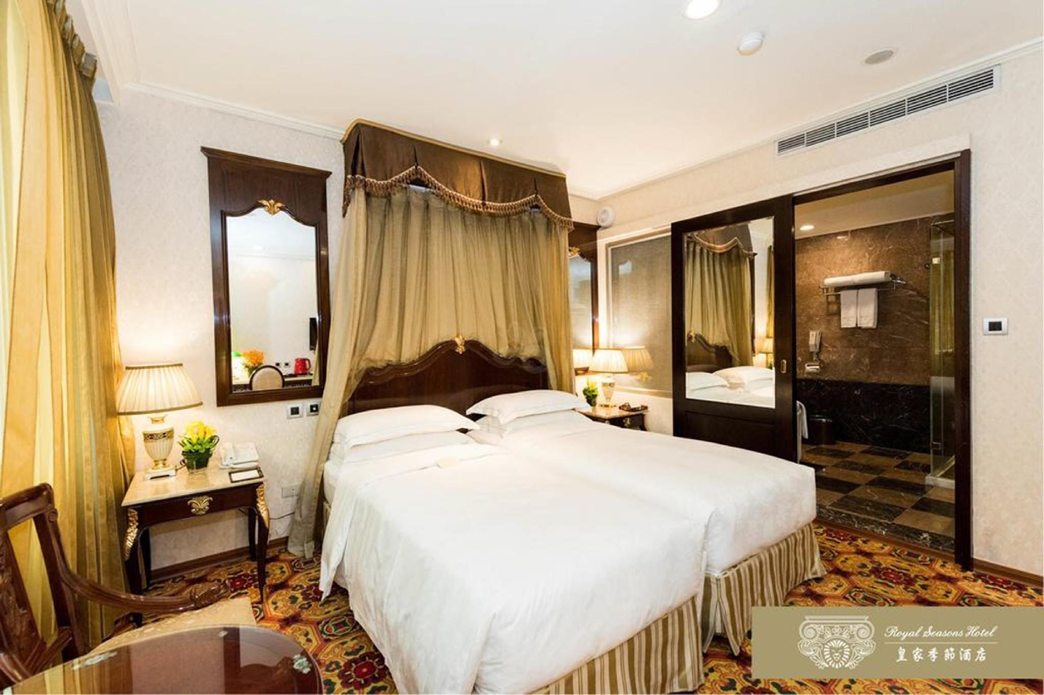 Deluxe, 2 Double Beds, Classic Building