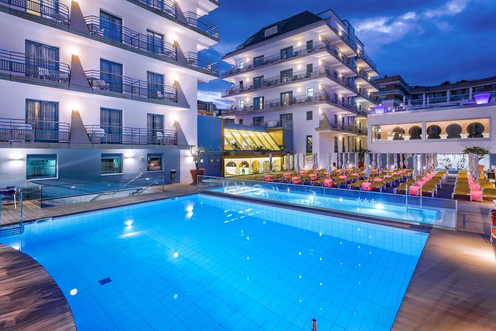 Hotel Alhambra 5/50