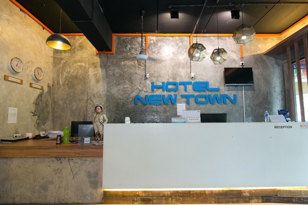 New Town Condominium at Bandar Sunway 12/60