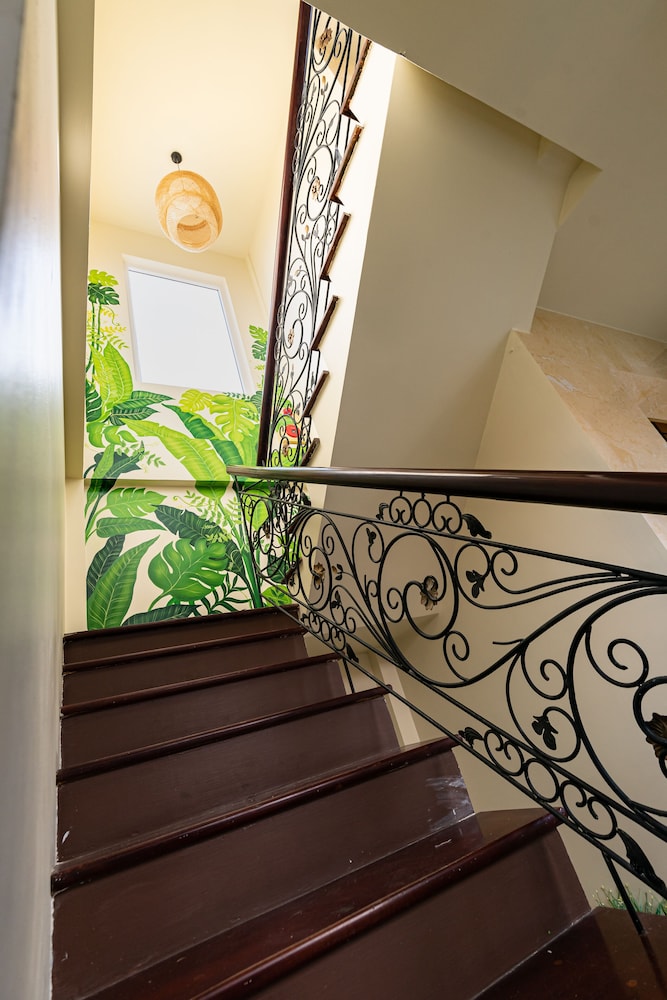Flora Hotel Hue 15/75