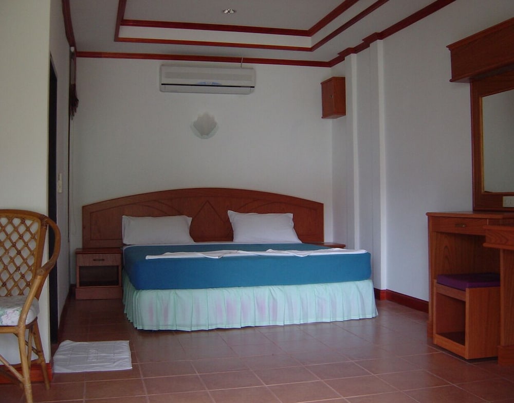 Noble House Beach Resort 23/63