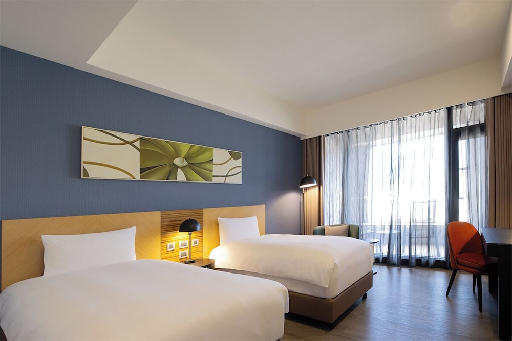 DELUXE, TWIN BEDS