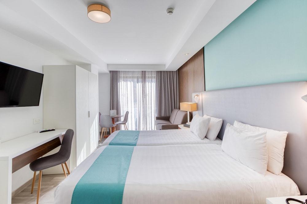 Solana Hotel & Spa 83/136