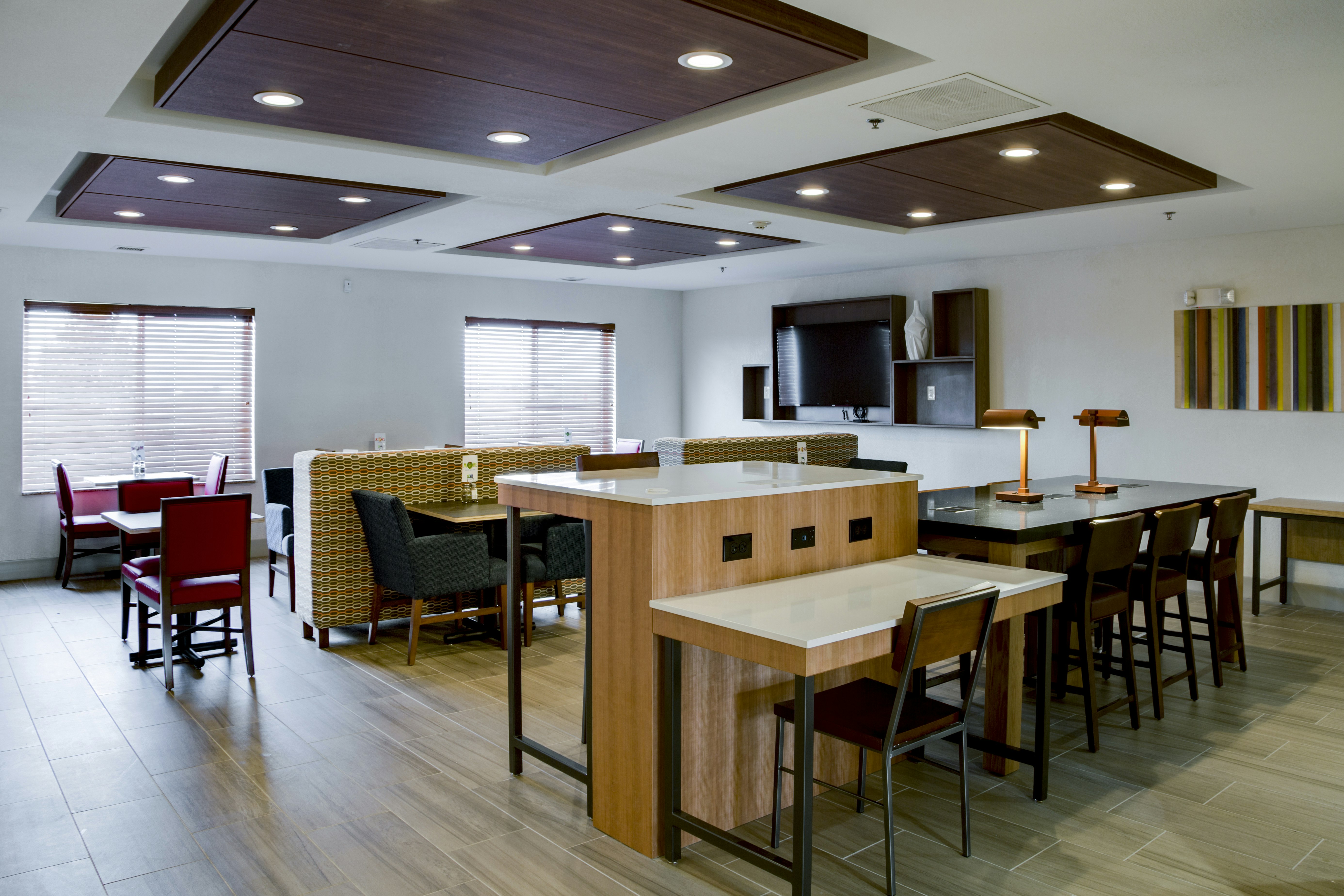 Holiday Inn Express Hotel Suites Jacksonville 44/52