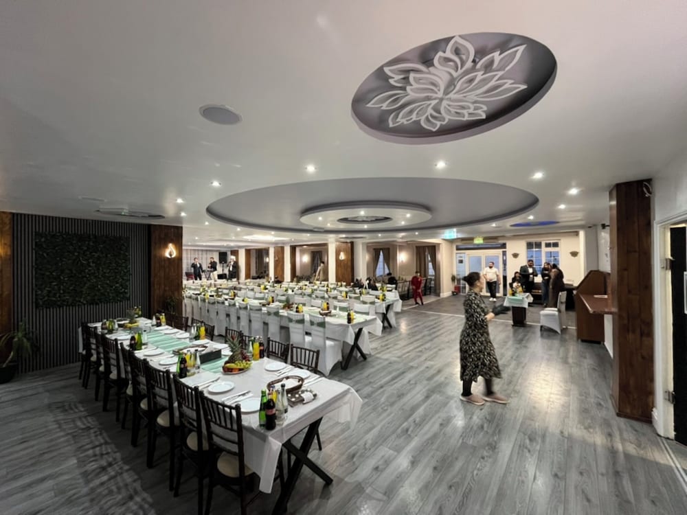 White Rose Hotel & Restaurant - Leeds 8/50