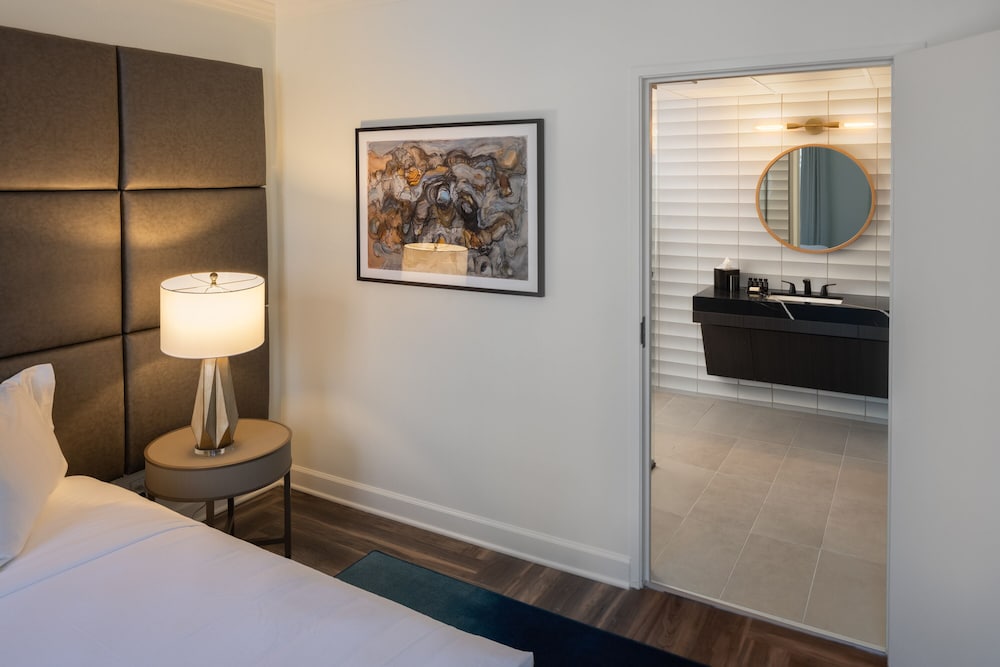 Hotel Deco Omaha, Tapestry Collection by Hilton 31/64