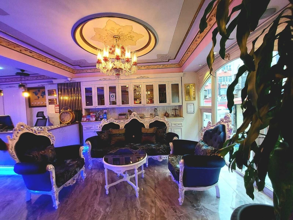 LEYENDA HOTEL 33/50