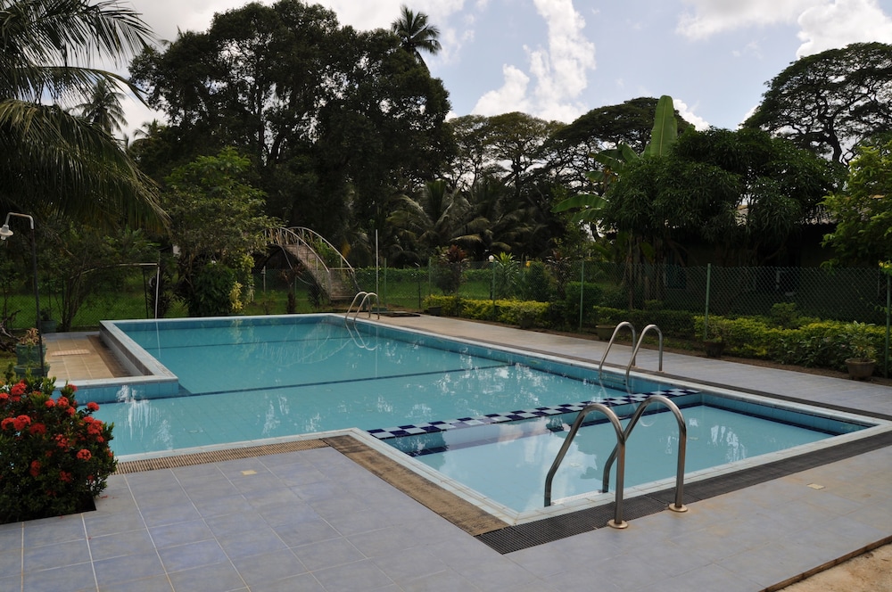 Nilketha Villa Eco Hotel 39/42