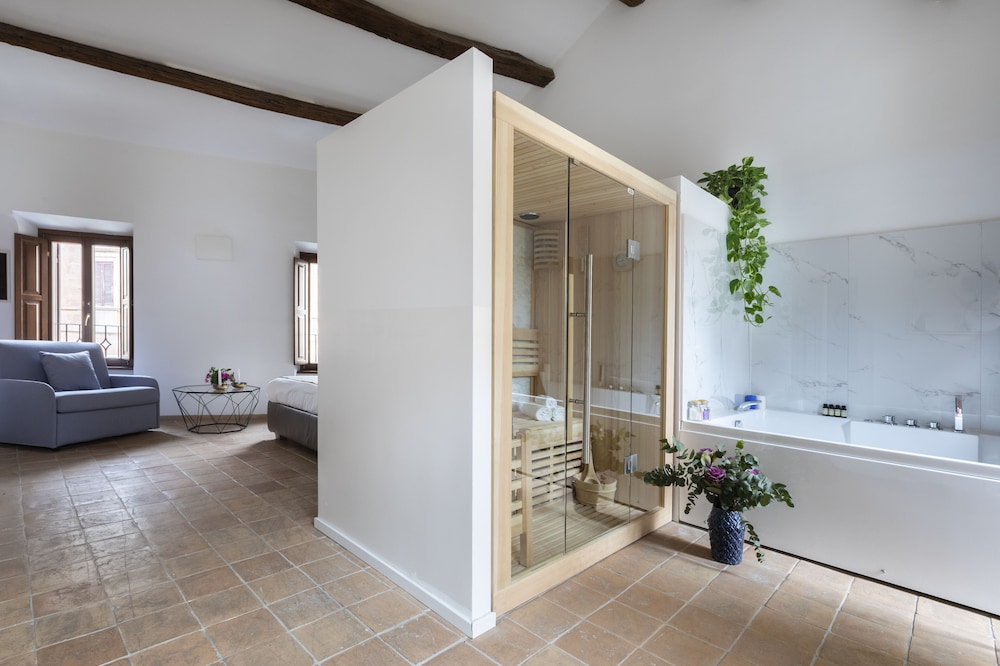 Margana Palace 48/50