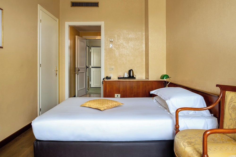 Excelsior Palace Hotel 27/72