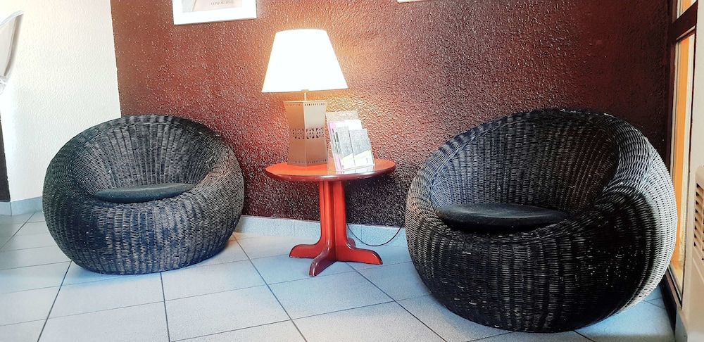 KYRIAD CHANTILLY 33/65
