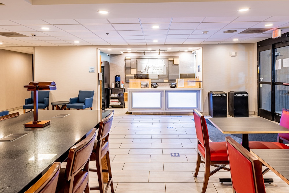 Holiday Inn Express Indianapolis South 43/54
