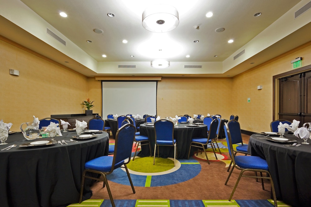 Holiday Inn Hotel And Suites Waco Northwest 50/59